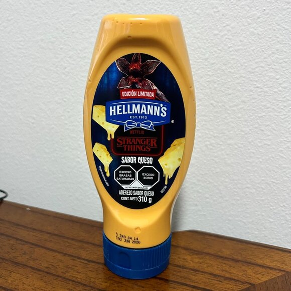 Hellman's Stranger Things Cheese Dressing - Aderezo Hellman's Queso (310gr) - Picture 3 of 5
